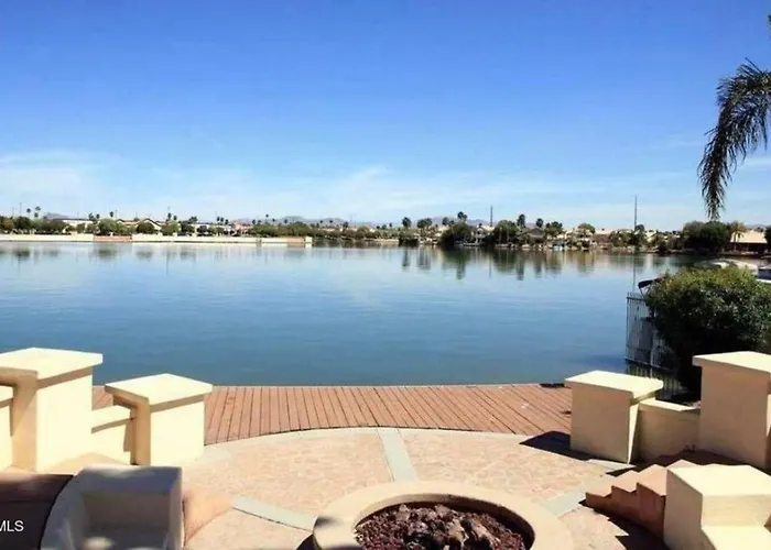 Val Vista Oasis- Gorgeous With Pool *