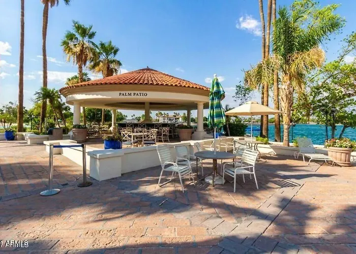 Val Vista Oasis- Gorgeous With Pool Holiday home